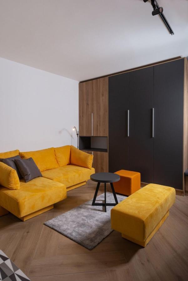 Republic Square Apartment - With Garage Νόβι Σαντ Εξωτερικό φωτογραφία