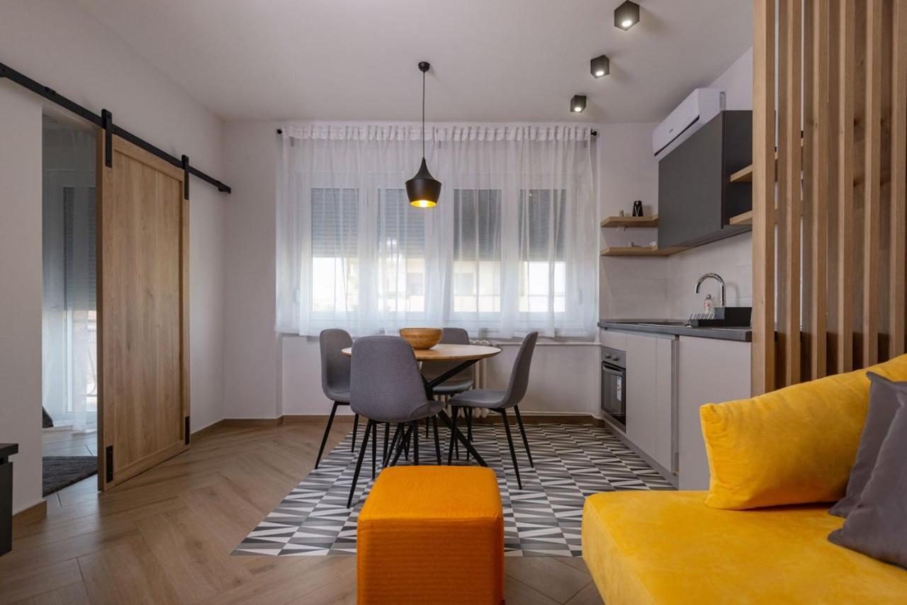 Republic Square Apartment - With Garage Νόβι Σαντ Εξωτερικό φωτογραφία