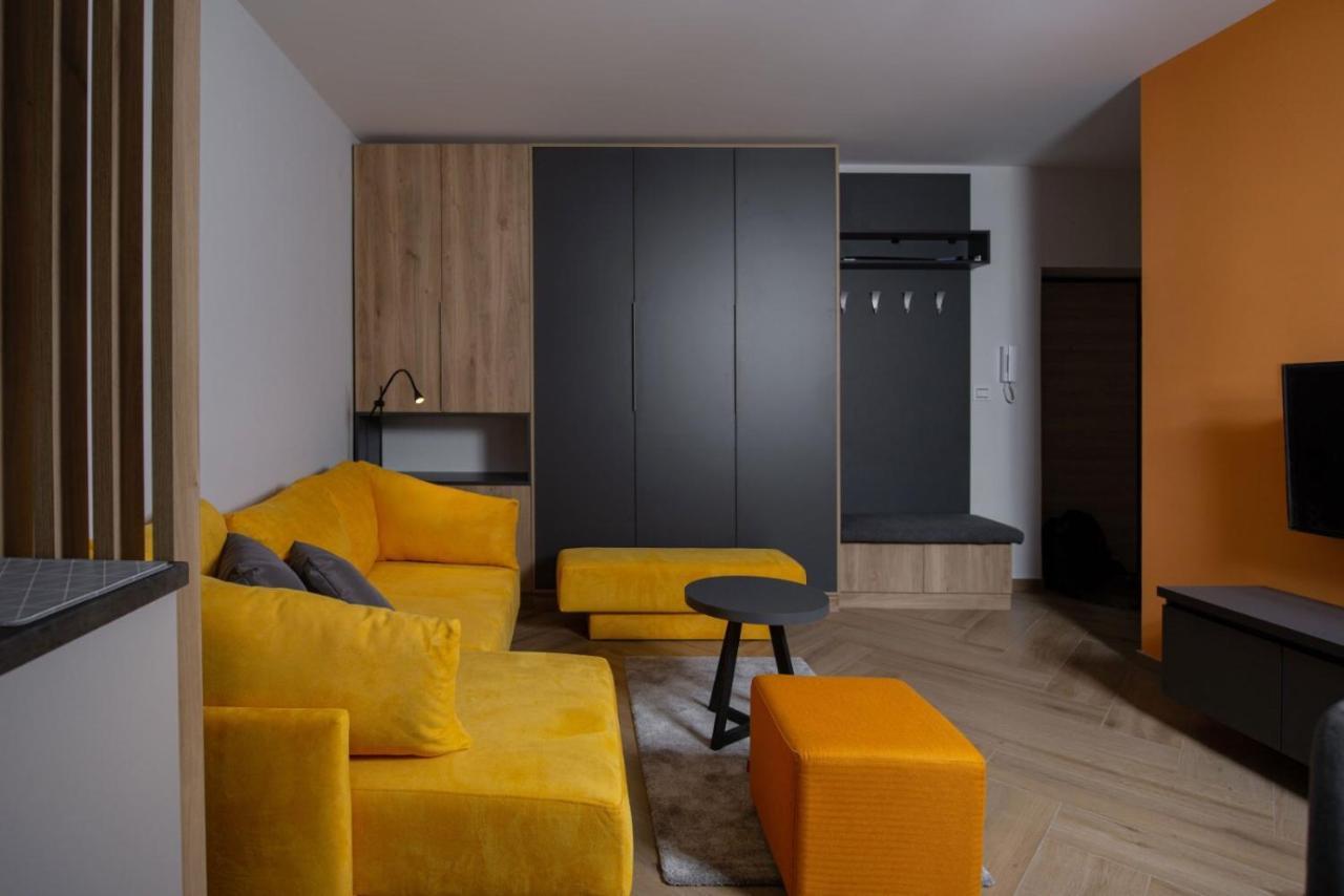 Republic Square Apartment - With Garage Νόβι Σαντ Εξωτερικό φωτογραφία